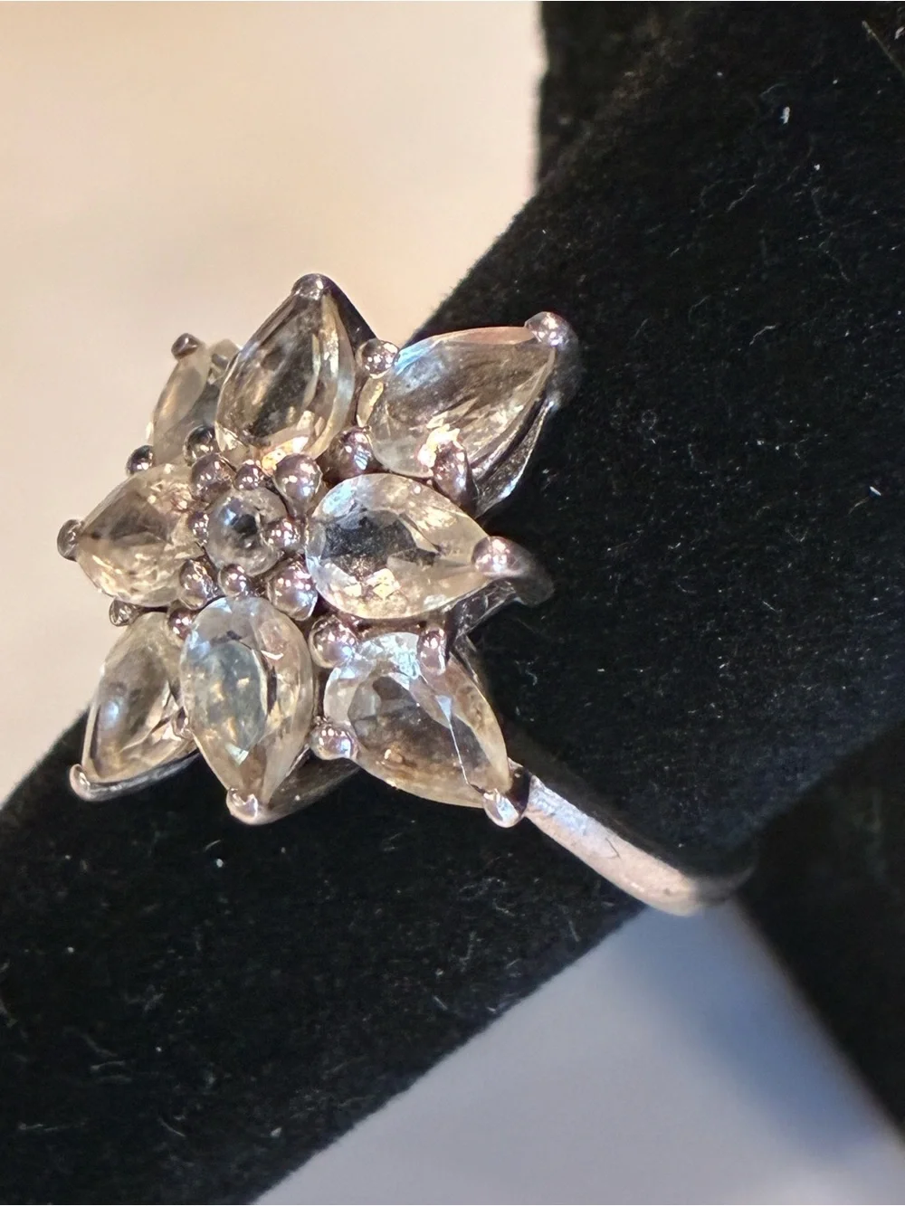 925 Sterling Silver Cluster Ring Size 7  - Women